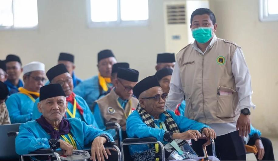 Rombongan Perdana Calon Haji Indramayu Tiba di Asrama, Siap Berangkat ke Tanah Suci Lewat Kertajati