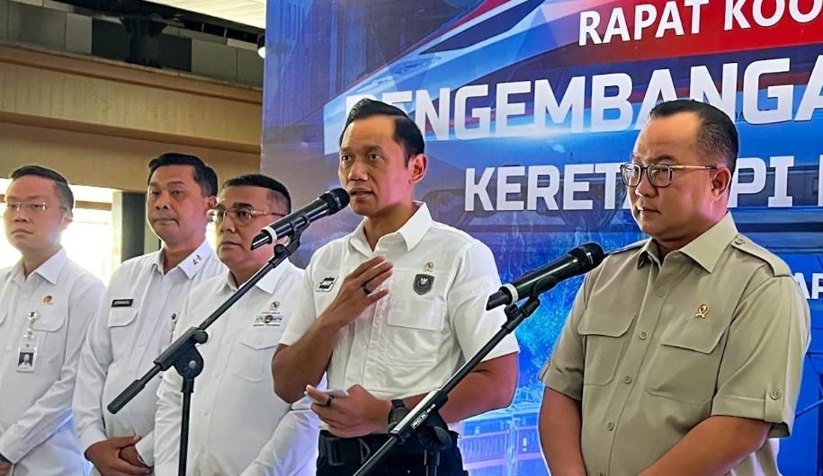 Pemerintah Targetkan Pembangunan dan Reaktivasi 14.000 Km Jalur Kereta di Luar Jawa hingga 2045