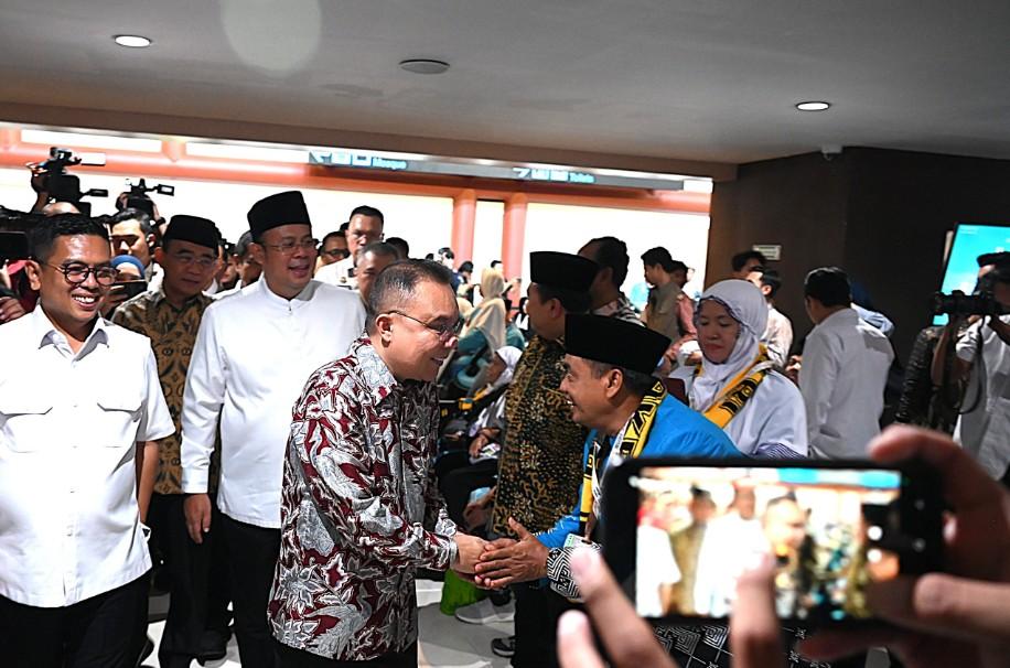 Sufmi Dasco Lepas Kloter Perdana Haji, DPR Tegaskan Komitmen Layanan Optimal