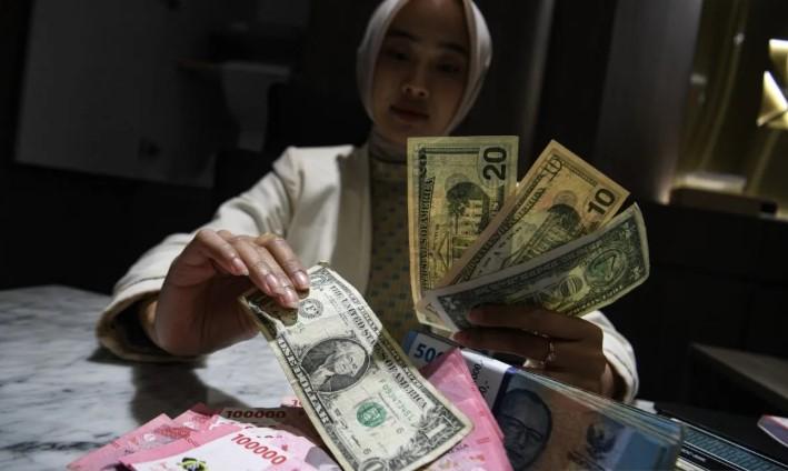 Bank Indonesia Sebut Tekanan Rupiah Dipicu Ketidakpastian Global, Sempat Tembus Rp17.300 per Dolar AS
