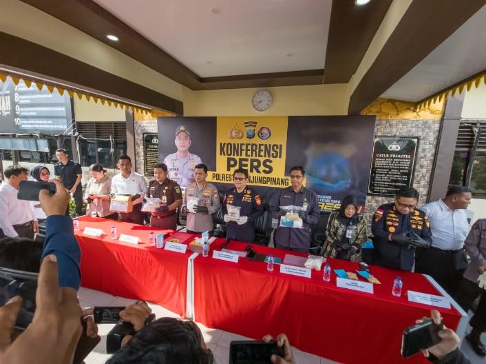 Sinergi Bea Cukai dan Polresta Tanjungpinang Ungkap 3,4 Kilogram Narkotika