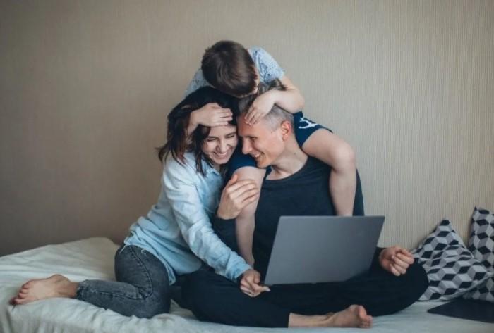 KPAI Mengingatkan Orang Tua Waspadai Cyber Grooming dengan Membatasi Praktik Sharenting