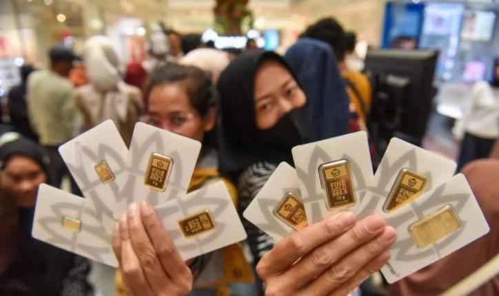 Harga Emas Antam Hari Ini Stabil di Rp2,805 Juta per Gram, Buyback Tak Berubah