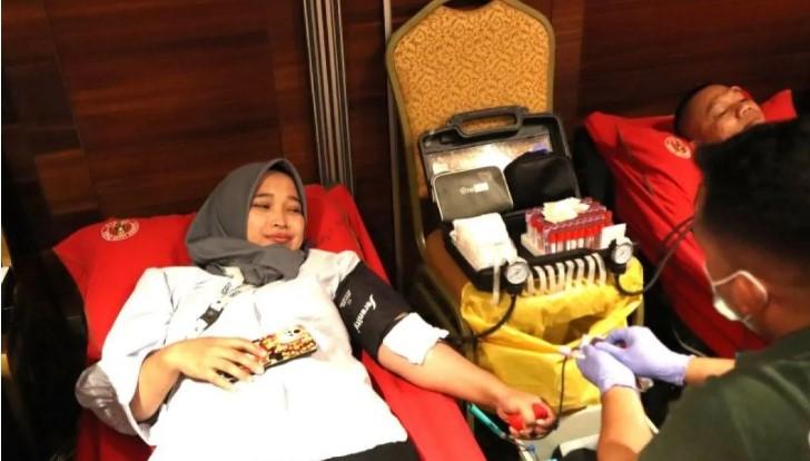 Aksi Donor Darah Serentak Yayasan Del Kumpulkan Ratusan Kantong untuk Penuhi Stok Nasional