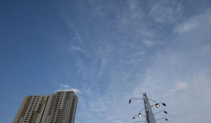 BMKG Prediksi Jakarta Diguyur Hujan Ringan pada Sabtu Sore hingga Malam Hari