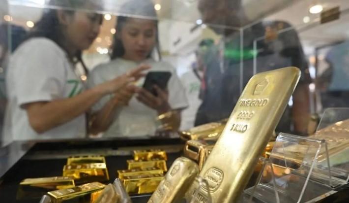Harga Emas Pegadaian Fluktuatif, UBS Naik, Galeri24 Turun, Antam Stabil di Level Tinggi