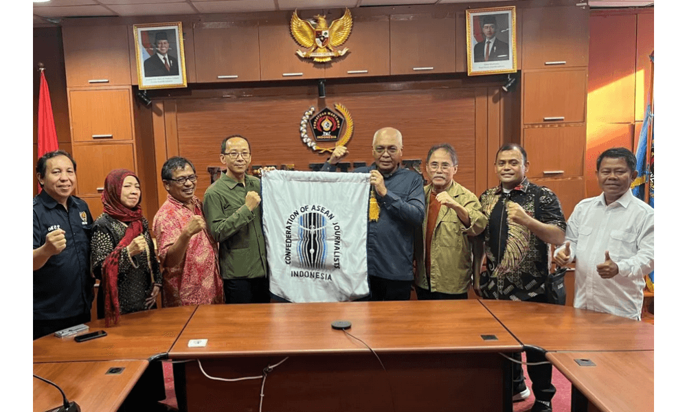 PWI Kirim Delegasi ke Forum Jurnalistik ASEAN, Indonesia Serahkan Kepemimpinan CAJ ke Malaysia