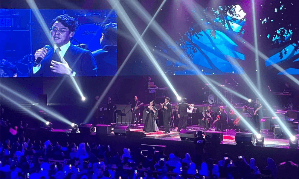 Duet Vina Panduwinata dan Ardhito Pramono Warnai Konser Badai Pasti Berlalu di Balai Sarbini