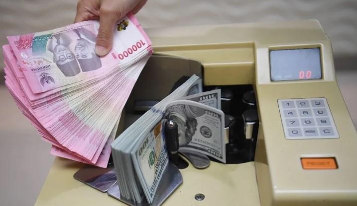 Rupiah Menguat Tipis ke Rp17.211 per Dolar AS pada Senin Pagi di Tengah Dinamika Global