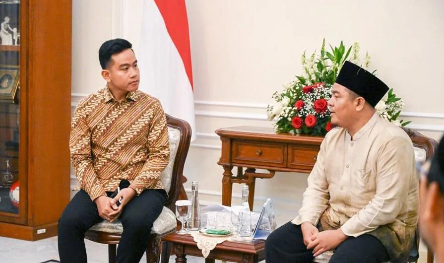 Wapres Gibran Dorong Digitalisasi Pesantren Saat Terima Silaturahmi Keluarga Miftahul Huda II di Istana