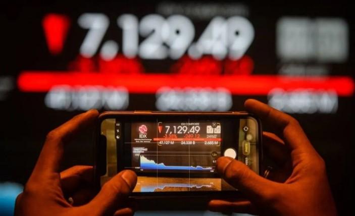IHSG Berpotensi Melemah di Tengah Tekanan Rupiah dan Sentimen Global yang Memburuk