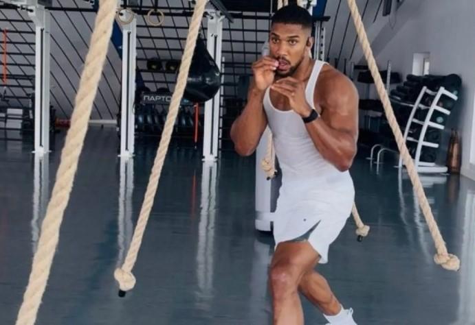 Anthony Joshua Resmi Teken Kesepakatan Lawan Tyson Fury, Duel Panas Kelas Berat Segera Terwujud