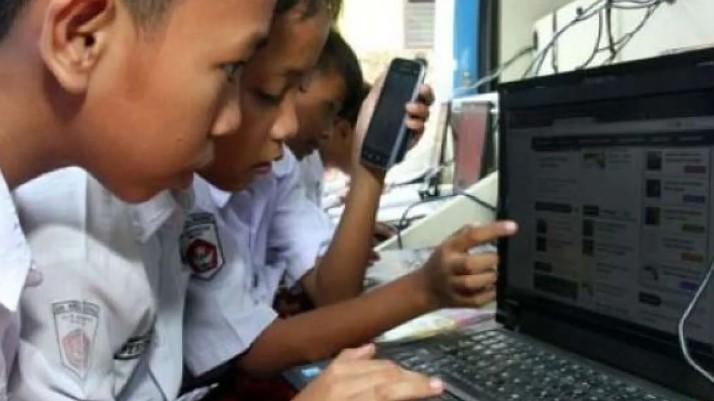 Orang Tua Diminta Aktif Awasi Anak di Internet Lewat Aplikasi Parental Resmi Komdigi