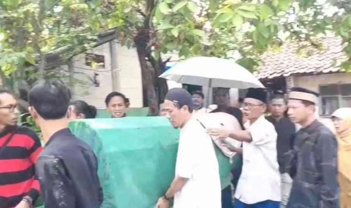 Guru PNS Lulusan S2 Meninggal Dunia dalam Kecelakaan KRL di Bekasi Timur