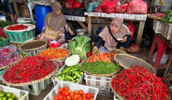 Harga Cabai Rawit Merah Tembus Rp165.000 per Kg, Telur Ayam Naik Jadi Rp44.100 per Kg