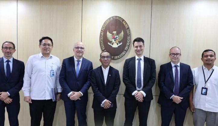 Kemdiktisaintek Gandeng Prancis Perkuat Pengembangan AI dan Pendidikan Tinggi Nasional