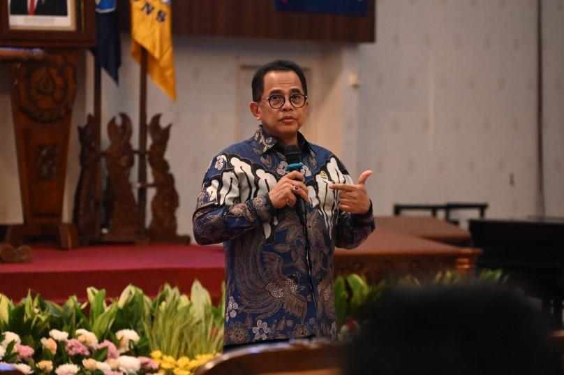 DPR RI Gelar Parlemen Kampus di UNS, Dorong Pemahaman Politik Mahasiswa Lebih Luas
