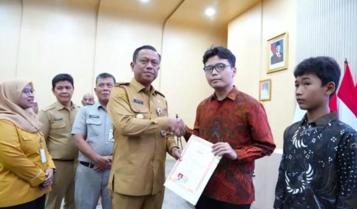 Pemkot Jakarta Timur Bantu 297 Warga Lewat Program Pemutihan Ijazah 2026