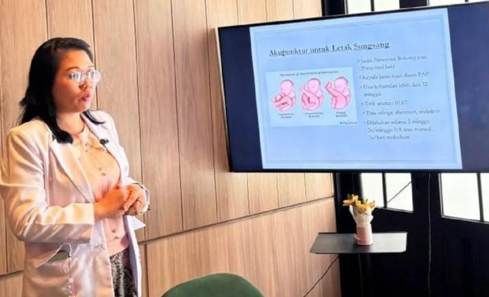 Dokter Sebut Akupunktur Medik Aman untuk Kurangi Keluhan Selama Kehamilan