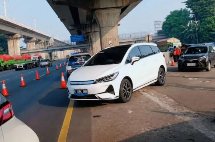 Jasamarga Terapkan Contraflow di Tol Jakarta-Cikampek Akibat Pemeliharaan Jalan