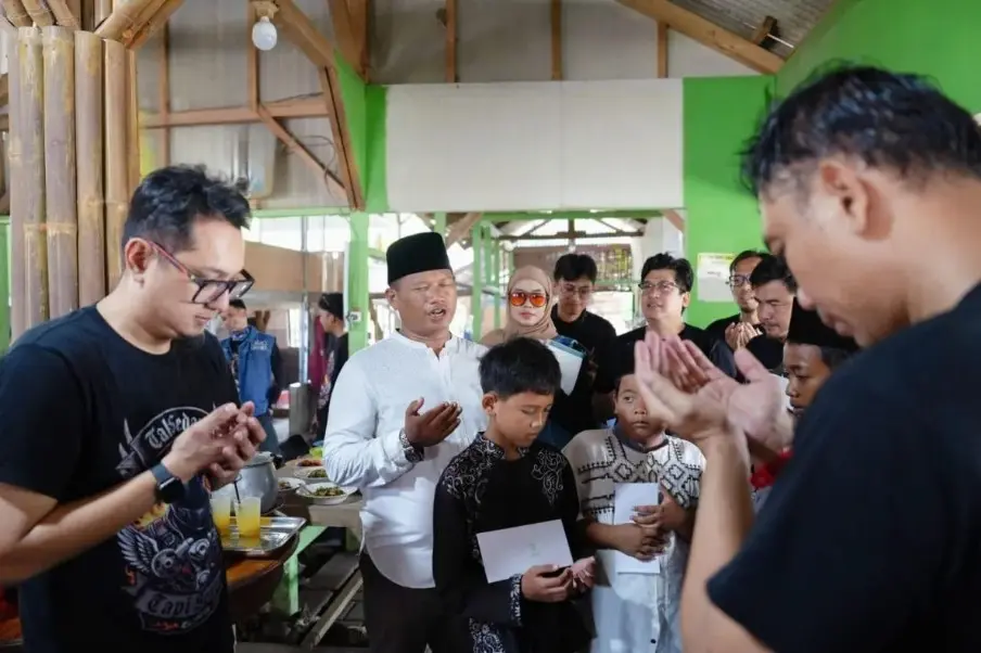 PLN EPI Salurkan Santunan untuk Anak Yatim dan Lansia di Jatiluhur dalam Peringatan Hari Buruh 2026
