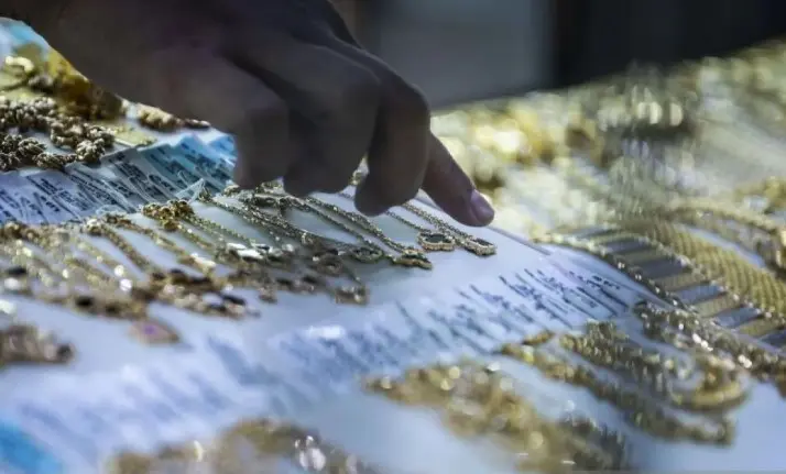 Harga Emas UBS, Antam, dan Galeri24 di Pegadaian Bergerak Fluktuatif pada Jumat Pagi