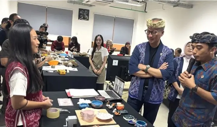 Menperin Tegaskan Industri Manufaktur Tak Alami PHK Massal dan Serap 20 Juta Pekerja