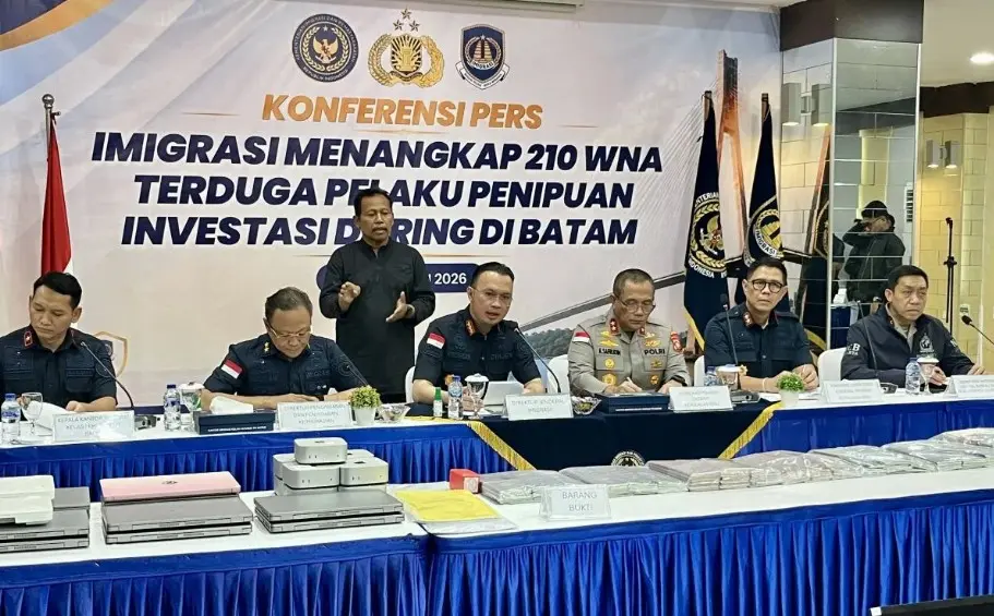 Imigrasi Batam Tangkap 210 WNA yang Diduga Jalankan Sindikat Penipuan Investasi Daring