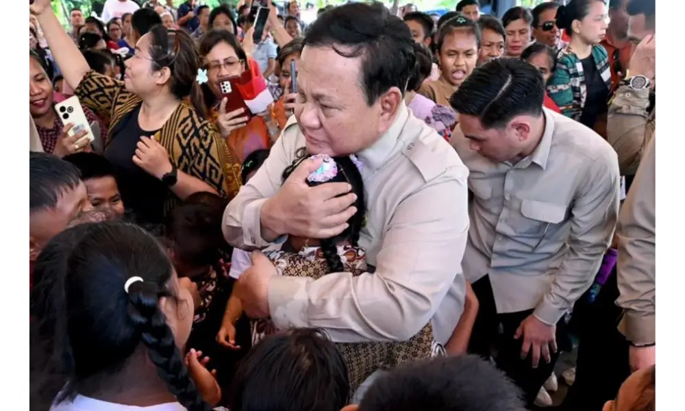 Prabowo Bawa Kapal Ikan, Starlink, dan Bantuan untuk Warga Miangas