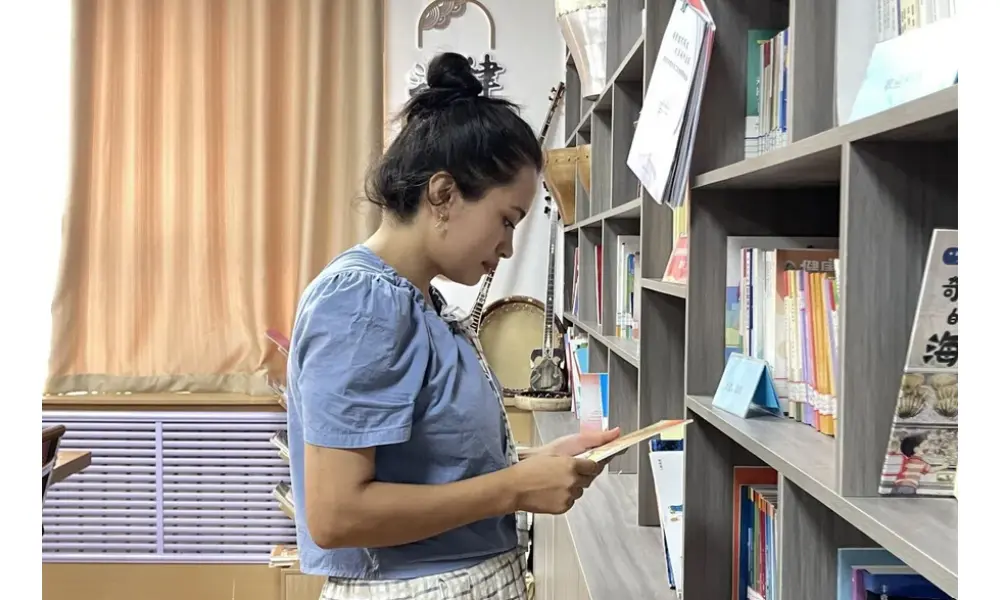 Xinjiang Percepat Akses Membaca Digital di Pedesaan melalui Perpustakaan Daring