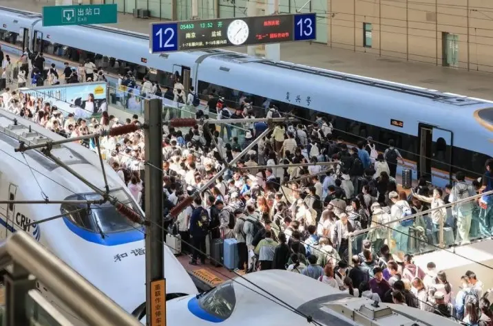 China Terapkan Sistem CTCS dan Teknologi AI untuk Perkuat Keselamatan Kereta Cepat