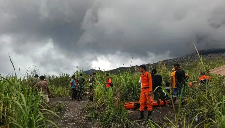 BNPB Sebut Tiga Pendaki Hilang di Gunung Dukono Masih dalam Pencarian