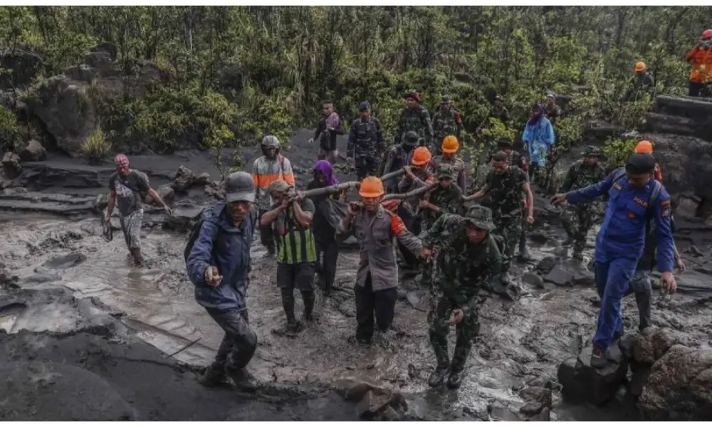 Telaah Tragedi Gunung Dukono Soroti Bahaya Pendakian Demi Konten Viral