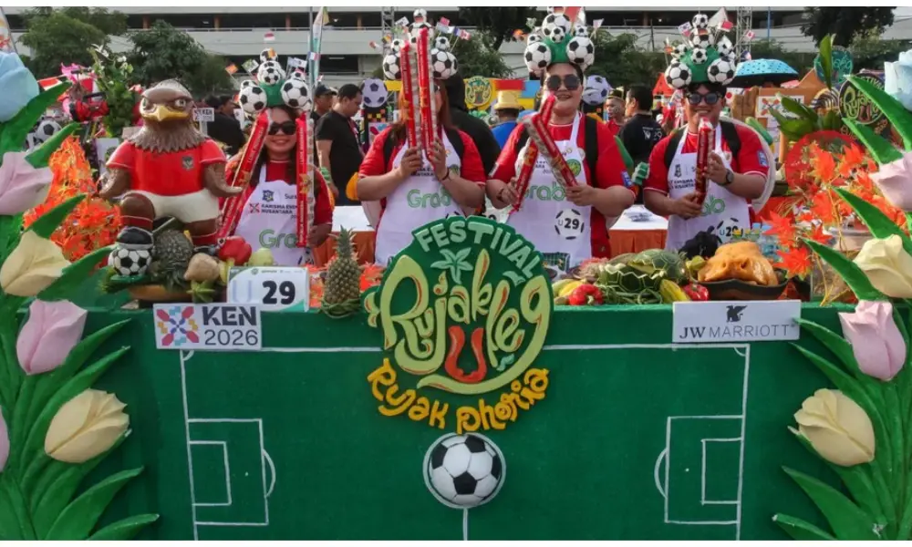 Festival Rujak Uleg 2026 Ramaikan Surabaya dengan Cobek Raksasa dan Nuansa Budaya Modern