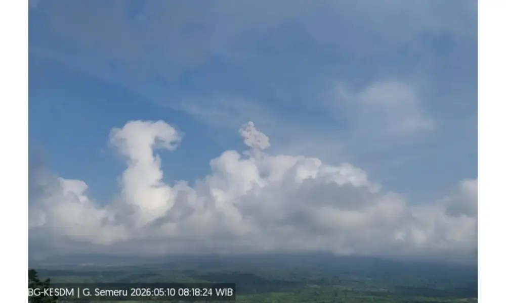 Gunung Semeru Kembali Erupsi dengan Tinggi Letusan 1.000 Meter