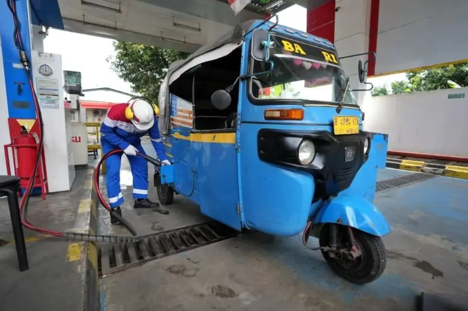 PGN Gelar Program Tukar Botol Plastik Jadi Kupon BBG untuk Komunitas Bajaj Gas