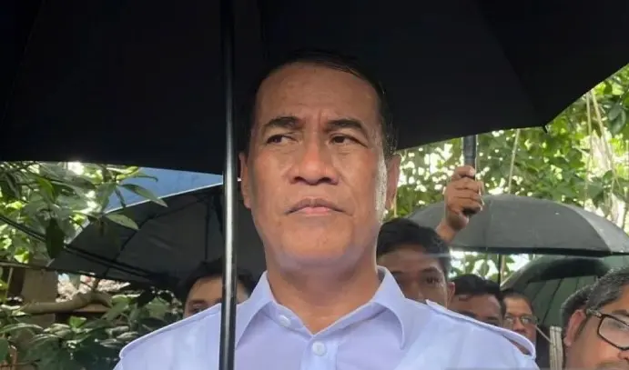 Mentan Amran Salurkan Bantuan Rp10 Miliar untuk Korban Banjir di Sultra