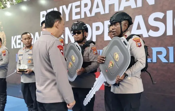 Kapolri Perkuat Peralatan Personel Polri untuk Maksimalkan Pengamanan Masyarakat