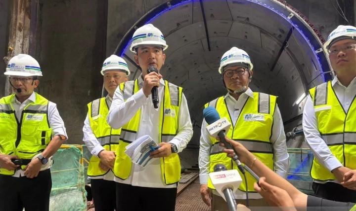 Wapres Gibran Pastikan MRT Fase 2A Beroperasi pada 2027 Usai Tinjau Proyek Harmoni-Sawah Besar