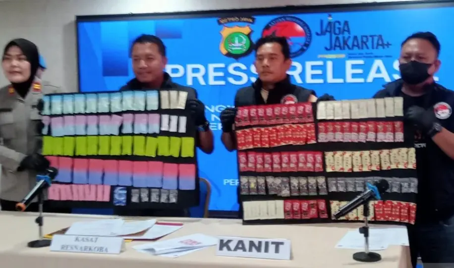 Polisi Bongkar Pabrik Rumahan Happy Water di Jakarta Utara, Empat Pelaku Ditangkap