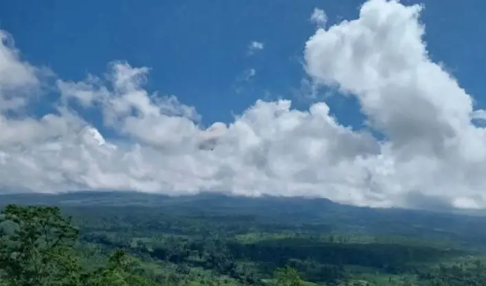 Gunung Semeru Kembali Erupsi Disertai Awan Panas Guguran di Lumajang
