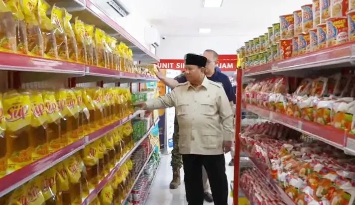 Prabowo Tinjau KDMP Nglawak Sebelum Resmikan 1.061 Koperasi Merah Putih