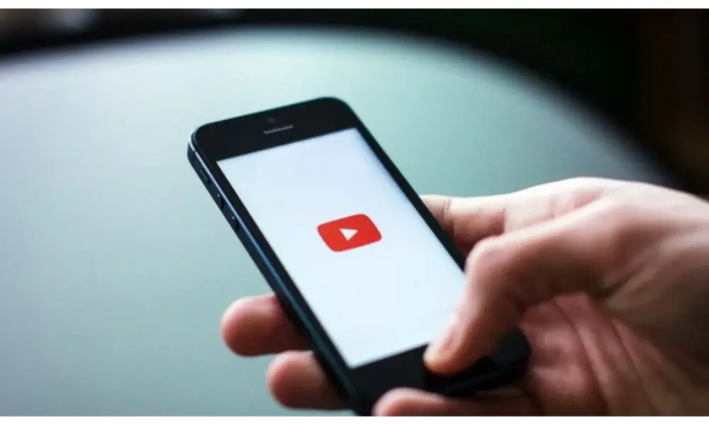 YouTube Perluas Akses Fitur Deteksi Deepfake untuk Seluruh Kreator Dewasa