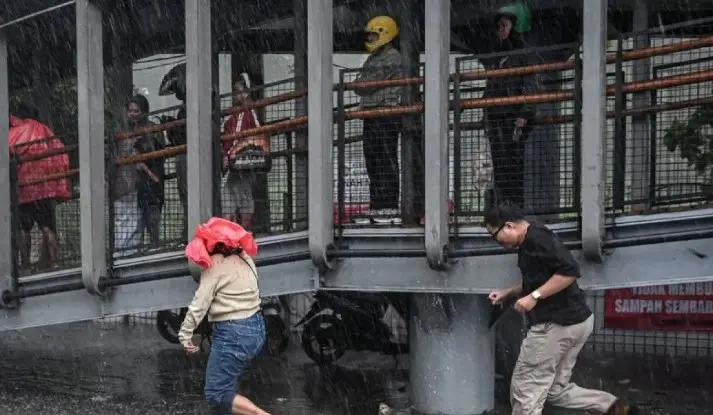 BMKG Prediksi Sebagian Wilayah Jakarta Diguyur Hujan pada Selasa Sore