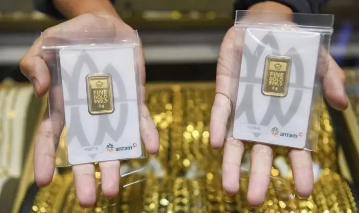 Harga Emas Antam Turun Rp24.000, Kini Dibanderol Rp2,765 Juta per Gram