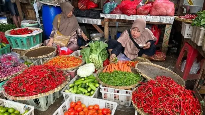 Harga Cabai Rawit Turun Jadi Rp57.650 per Kg, Telur Ayam Rp32.500 per Kg