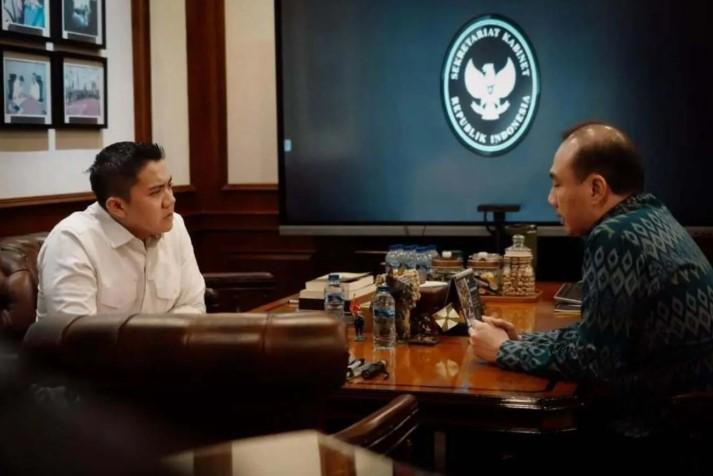 Seskab Teddy dan CEO Gojek Bahas Kebijakan Ojol agar Pengemudi Lebih Sejahtera