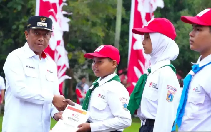 Jaktim Dorong Ribuan Anggota PMR Jadi Pelopor Hidup Sehat dan Peduli Lingkungan
