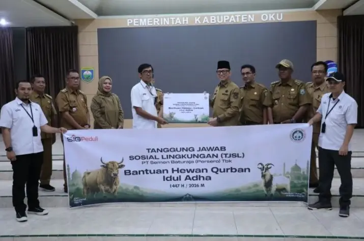 Semen Baturaja Salurkan 17 Sapi Kurban untuk Masyarakat di Tiga Wilayah Operasional