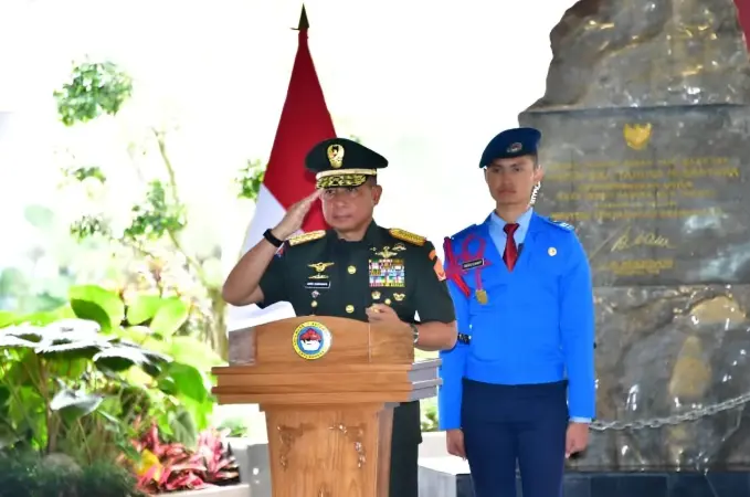 Panglima TNI Minta Alumni SMA Taruna Nusantara Jadi Generasi Adaptif dan Berintegritas Hadapi Tantangan Global